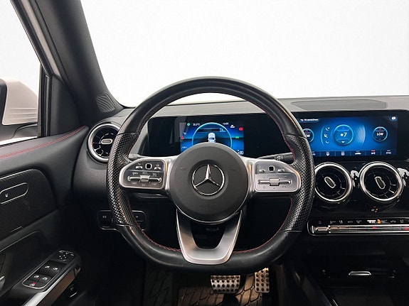 Mercedes-Benz GLB200 d 14 of 30
