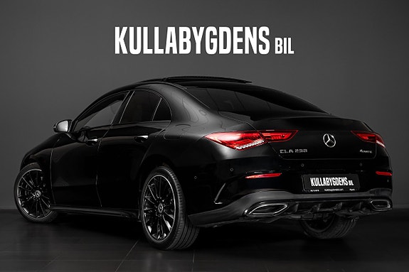 Mercedes-Benz CLA250 3 of 5