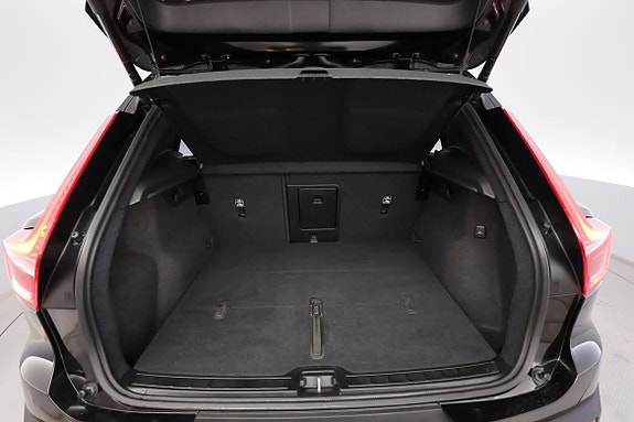Volvo XC40 16 of 19