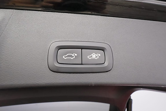 Volvo XC40 17 of 19