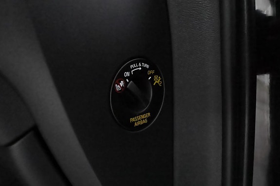 Volvo XC40 15 of 19