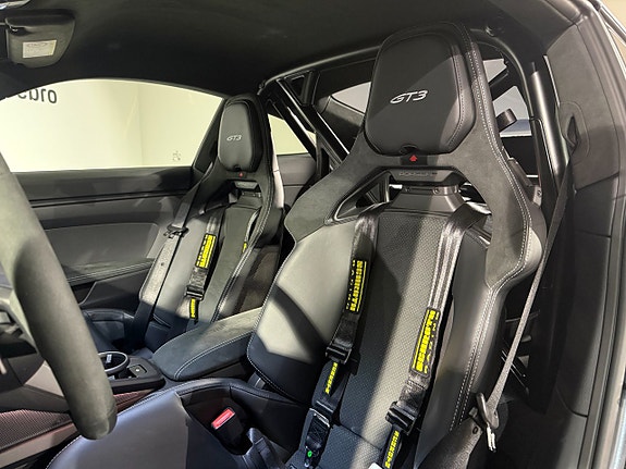 Porsche 911 GT3 17 of 21