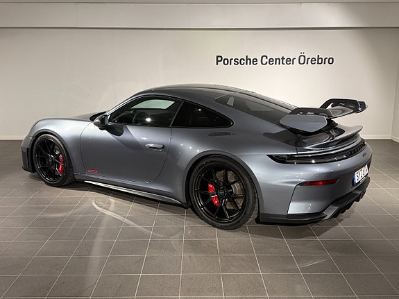 Porsche 911 GT3 2 of 5