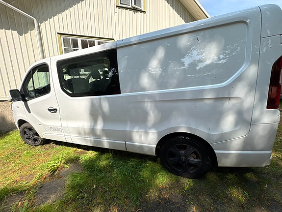 Opel Vivaro 2 of 6