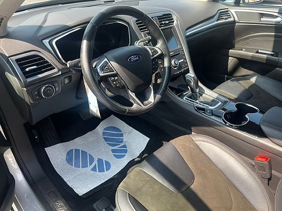 Ford Mondeo 13 of 15