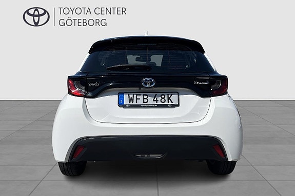 Toyota Yaris 7 of 13