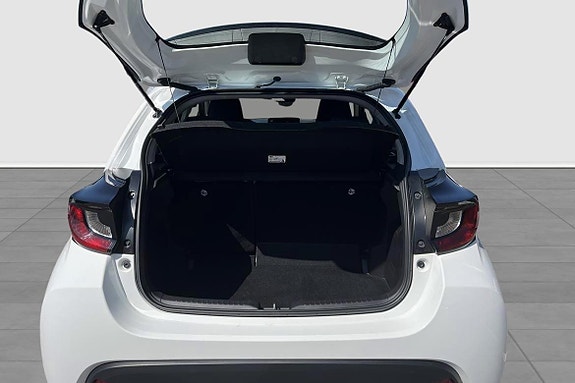 Toyota Yaris 13 of 13