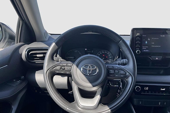 Toyota Yaris 12 of 13