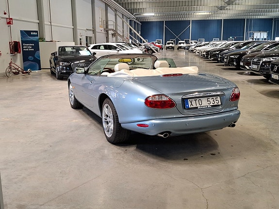 Jaguar XK 10 of 30
