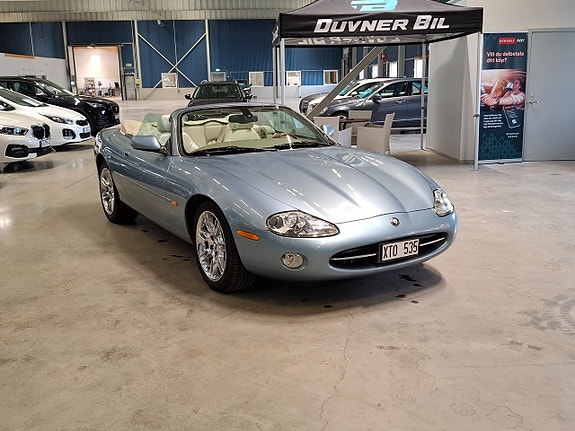 Jaguar XK 8 of 30
