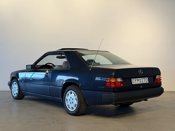 Mercedes-Benz 230 CE 4 of 5