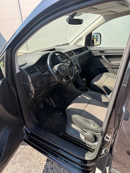 Volkswagen Caddy 18 of 26