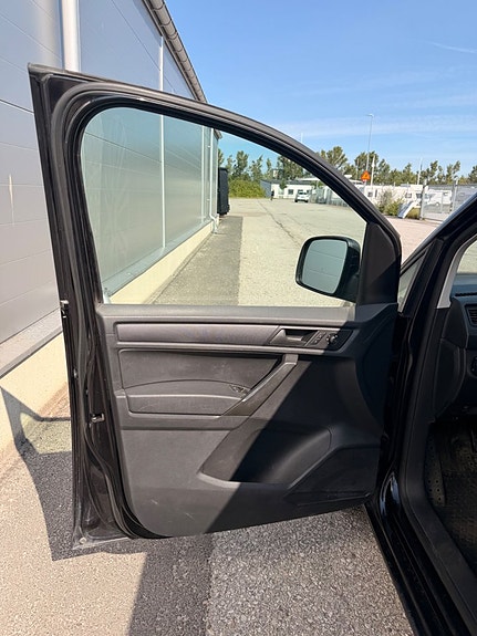 Volkswagen Caddy 16 of 26