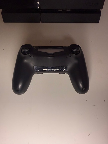 PlayStation 4 + Original DualShock 4 + GTA V image 5