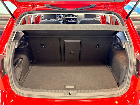 Volkswagen Golf VII 12 of 22