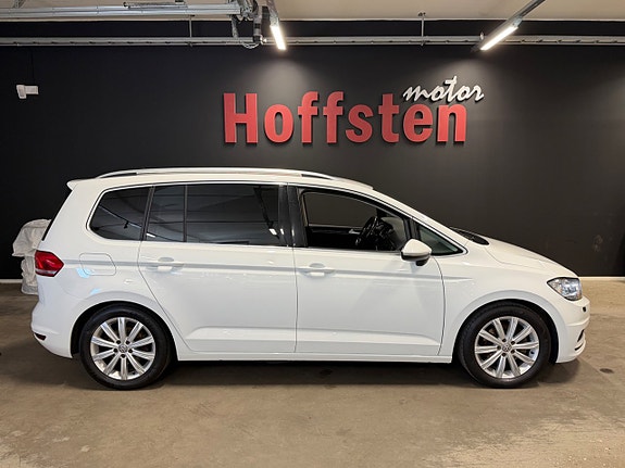 Volkswagen Touran 2 of 18