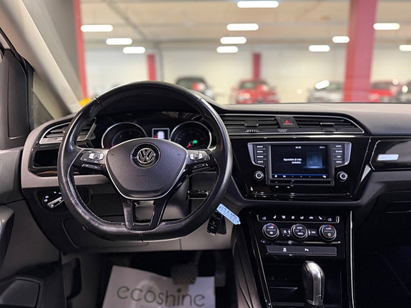 Volkswagen Touran 12 of 18