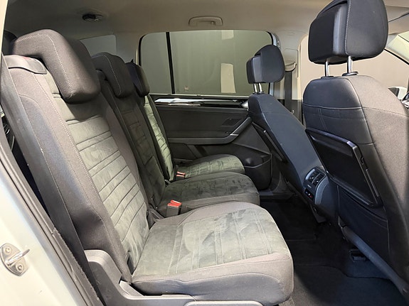 Volkswagen Touran 8 of 18