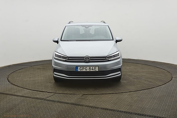 Volkswagen Touran 3 of 5
