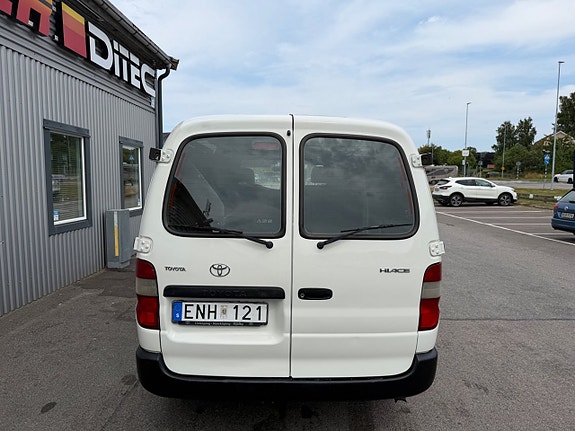 Toyota Skåpbil 2.5 Manuell, 95hk 4 of 5