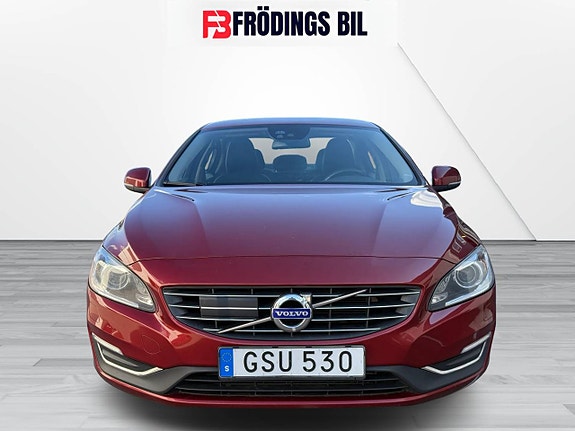 Volvo S60 4 of 5