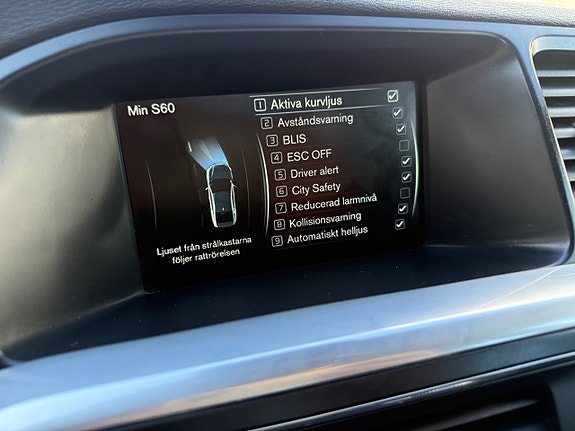 Volvo S60 11 of 21