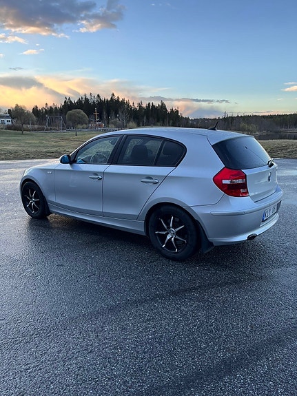 BMW 118d 4 of 6