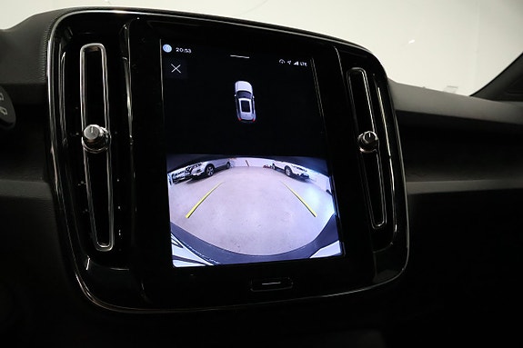 Volvo XC40 21 of 26