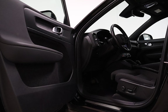 Volvo XC40 9 of 26