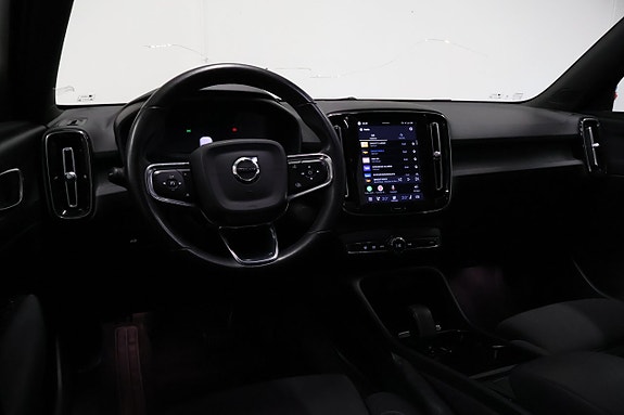 Volvo XC40 16 of 26
