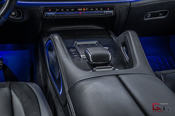 Mercedes-Benz GLE53 16 of 22