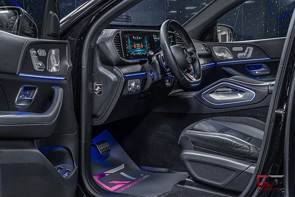 Mercedes-Benz GLE53 8 of 22