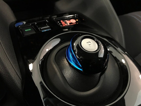 Nissan Leaf 12 of 19