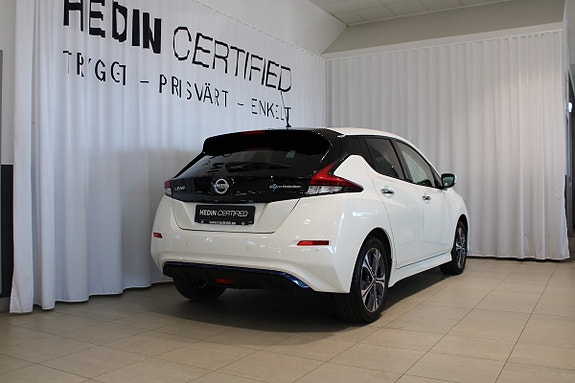 Nissan Leaf 4 of 5