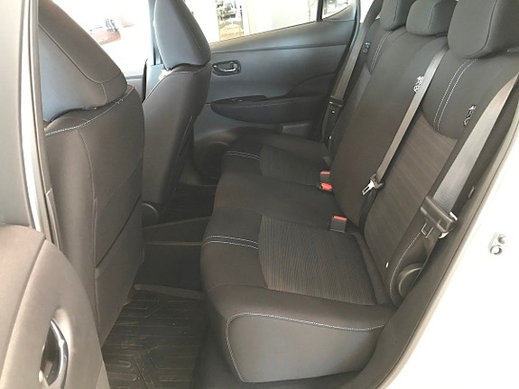 Nissan Leaf 17 of 19