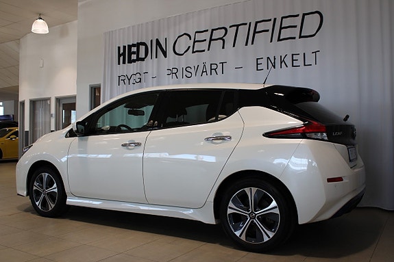 Nissan Leaf 3 of 5