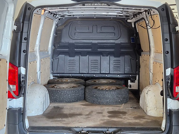Mercedes-Benz Vito 109 13 of 13