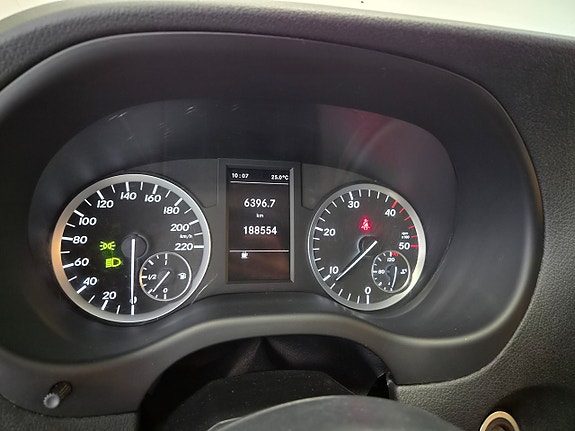 Mercedes-Benz Vito 109 11 of 13