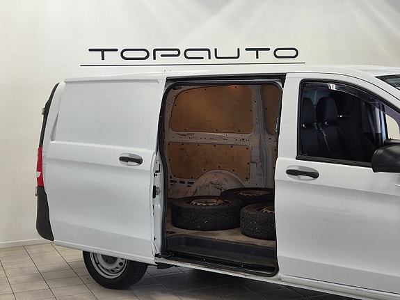 Mercedes-Benz Vito 109 2 of 5