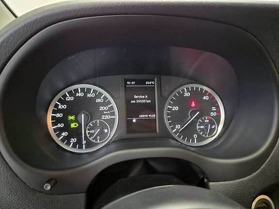 Mercedes-Benz Vito 109 9 of 13