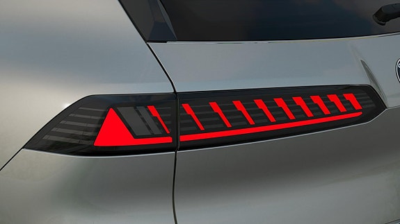 BMW iX3 8 of 13