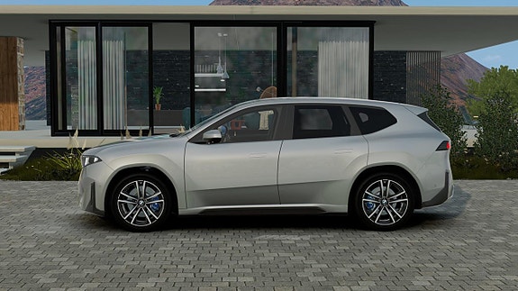BMW iX3 4 of 13
