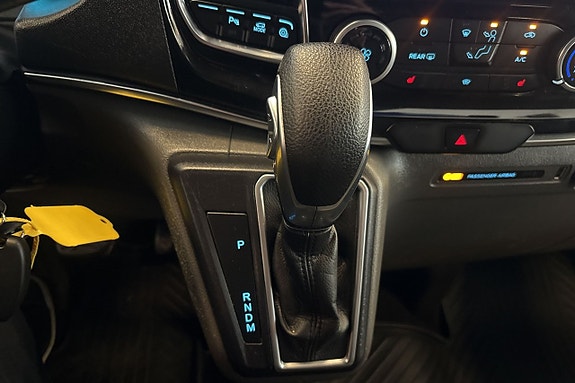 Ford Custom Tourneo 17 of 24
