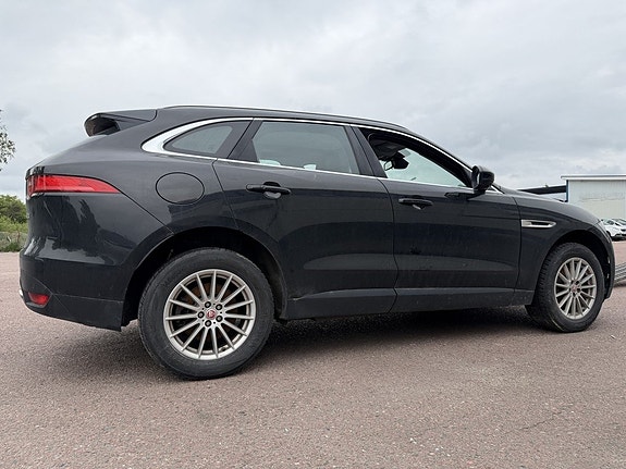 Jaguar F-PACE 3 of 14