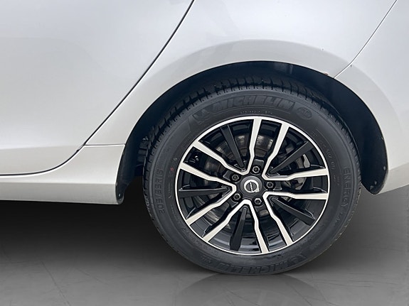 Volvo V40 26 of 29
