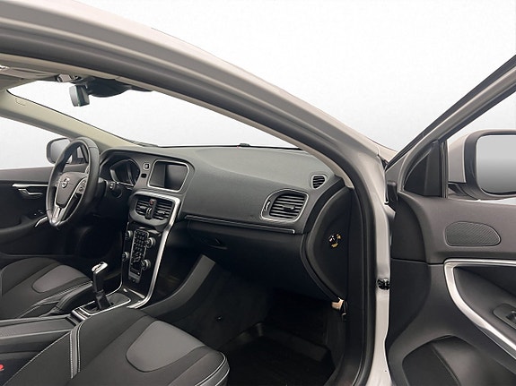 Volvo V40 24 of 29