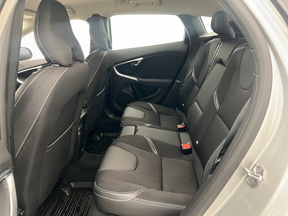 Volvo V40 22 of 29