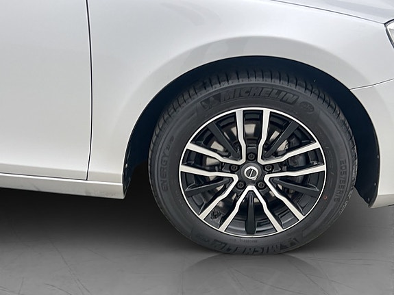 Volvo V40 28 of 29