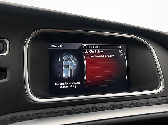 Volvo V40 17 of 29