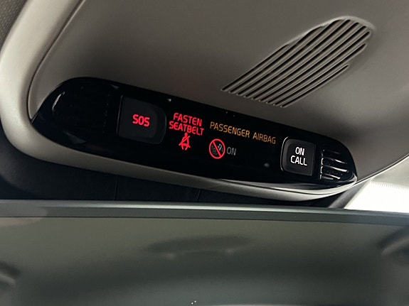Volvo V40 20 of 29